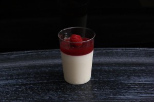 Panna Cotta mit Himbeeren